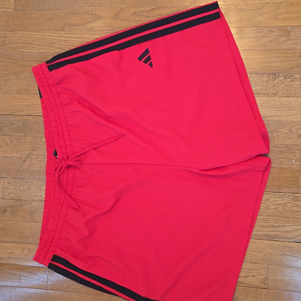 ADIDAS BRAND SIGNATURE MEN'S BIG AND TALL RED & BLACK SHORTS SIZE 3XL